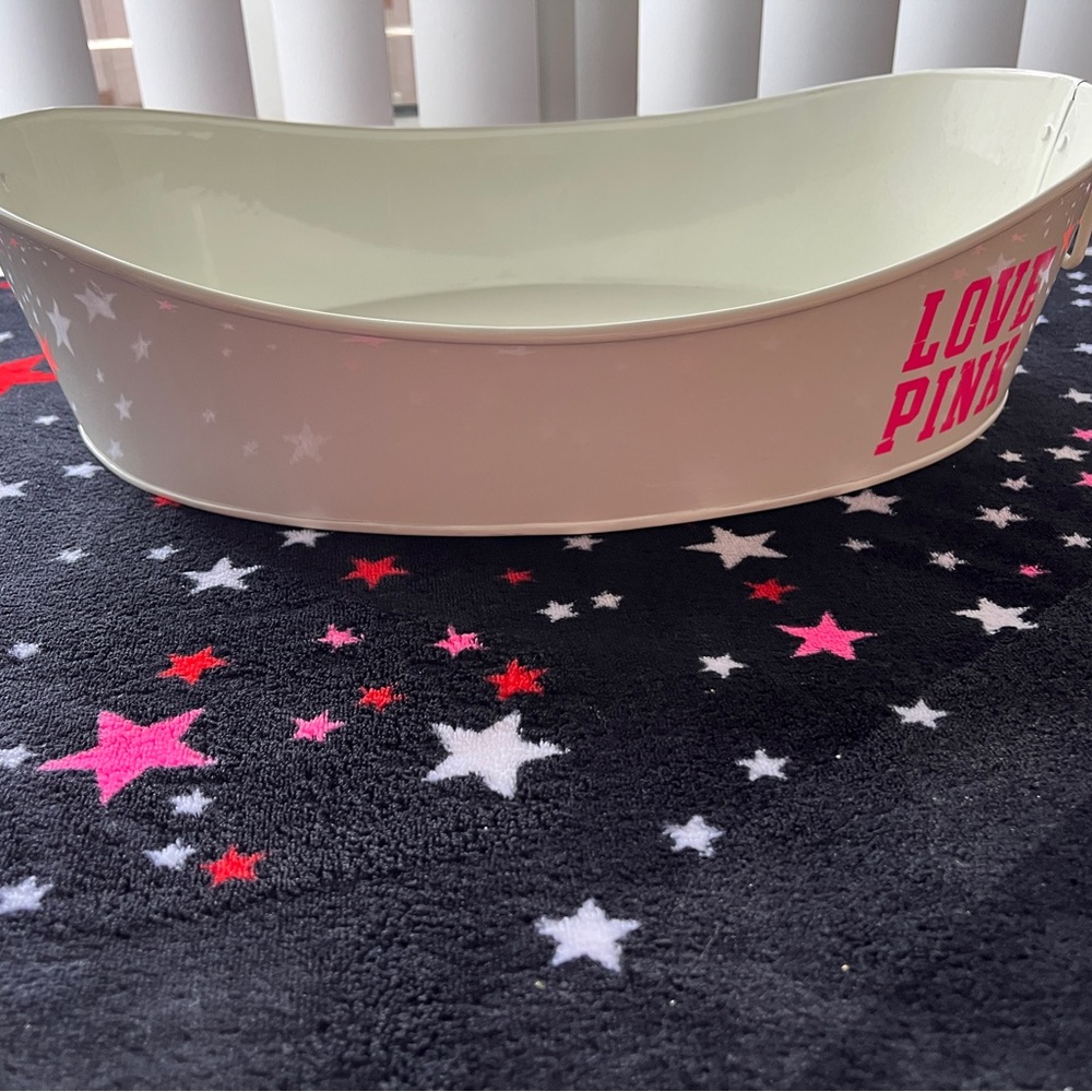 White Oval Tub with Pink 'Love PINK' STORE DISPLAY